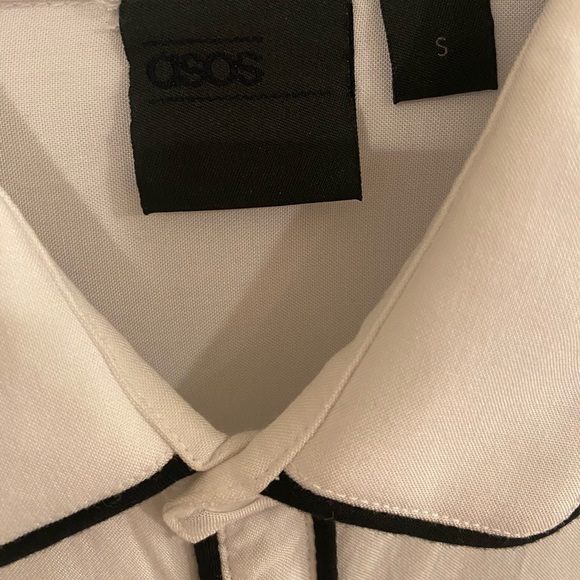 White Button-Up. Size S - Picture 6 of 6